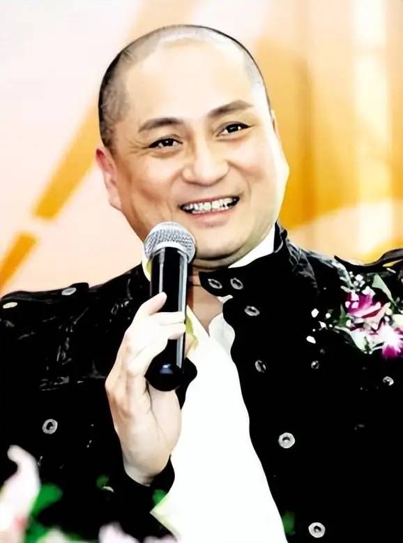 《上海滩》42年过去，演员差距大，男二66像36岁，2位老戏骨离世